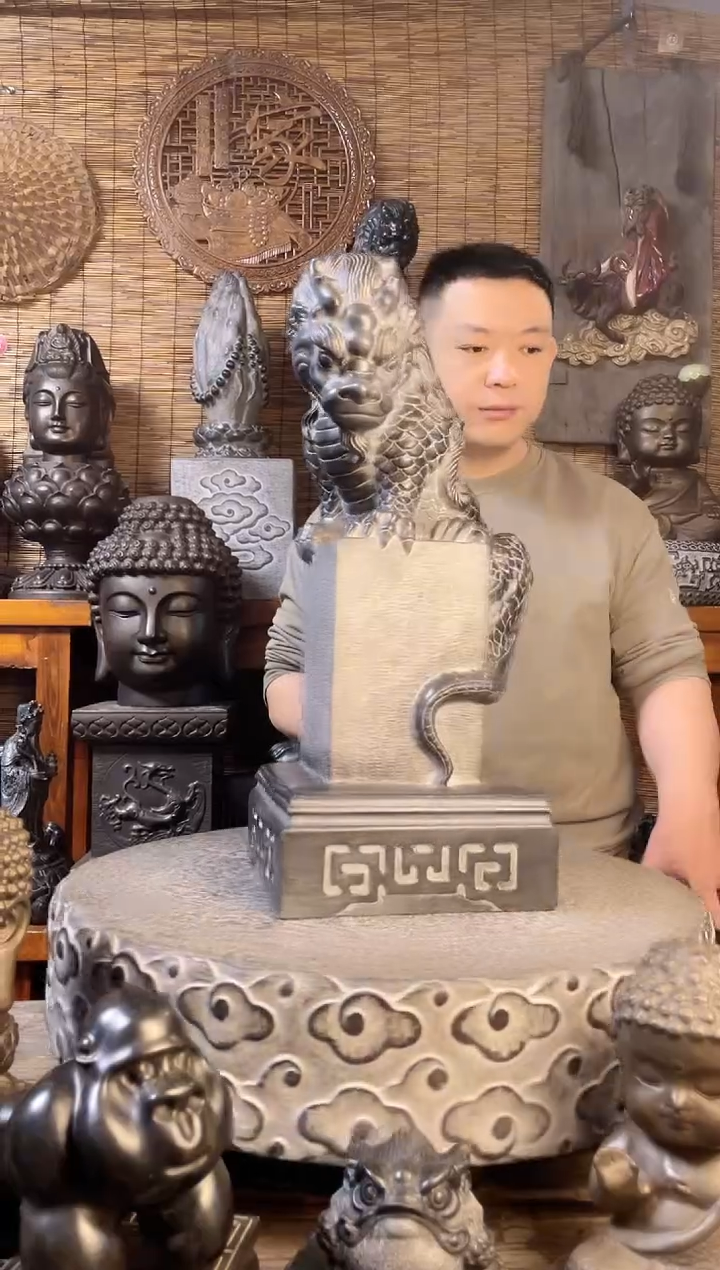 【闪购商品】57吸水兽立柱天然青石雕刻