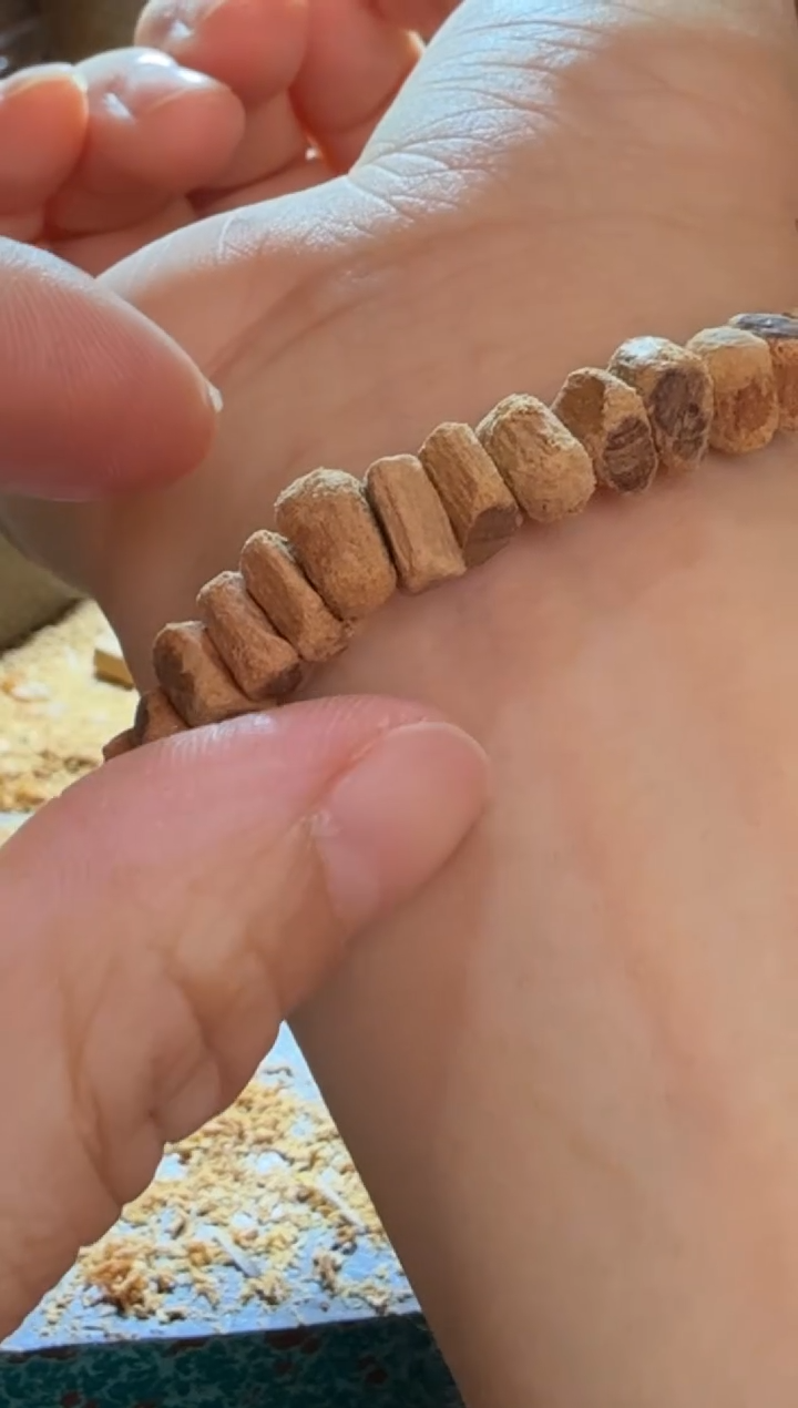 檀香木其他随形手串单圈
