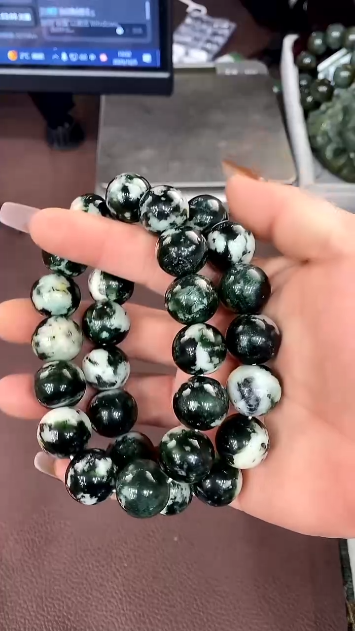 未镶嵌蛇纹石玉手串多样式发货随机发一