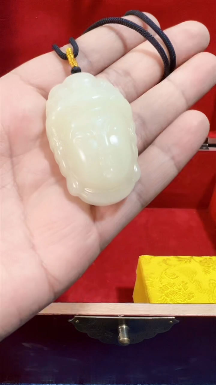 和田玉未镶嵌挂件和田 暖羊脂佛首(飞铃文玩)