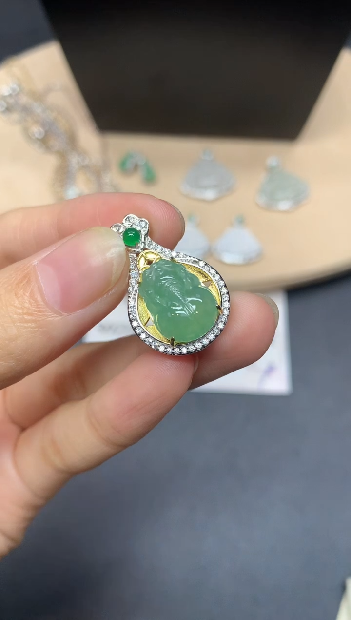 【闪购商品】翡翠吊坠(不含链)银S925镶嵌貔貅【多样性发其一】