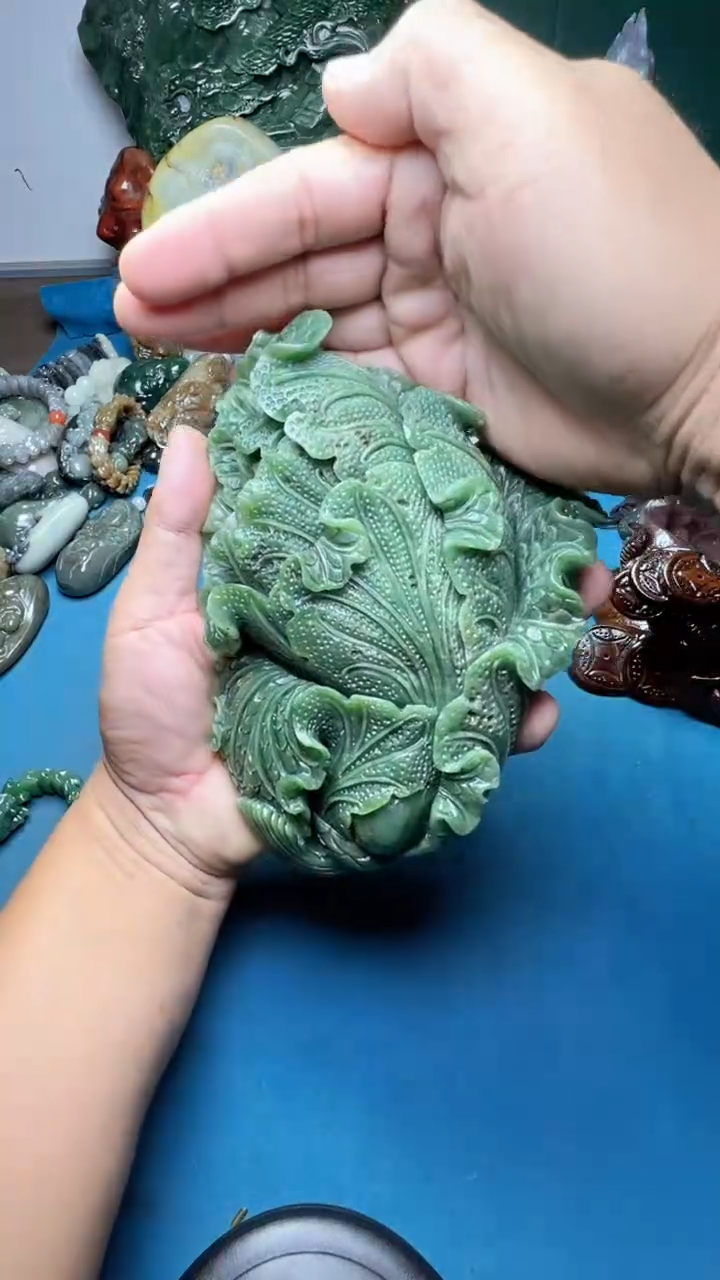 和田玉未镶嵌摆件.