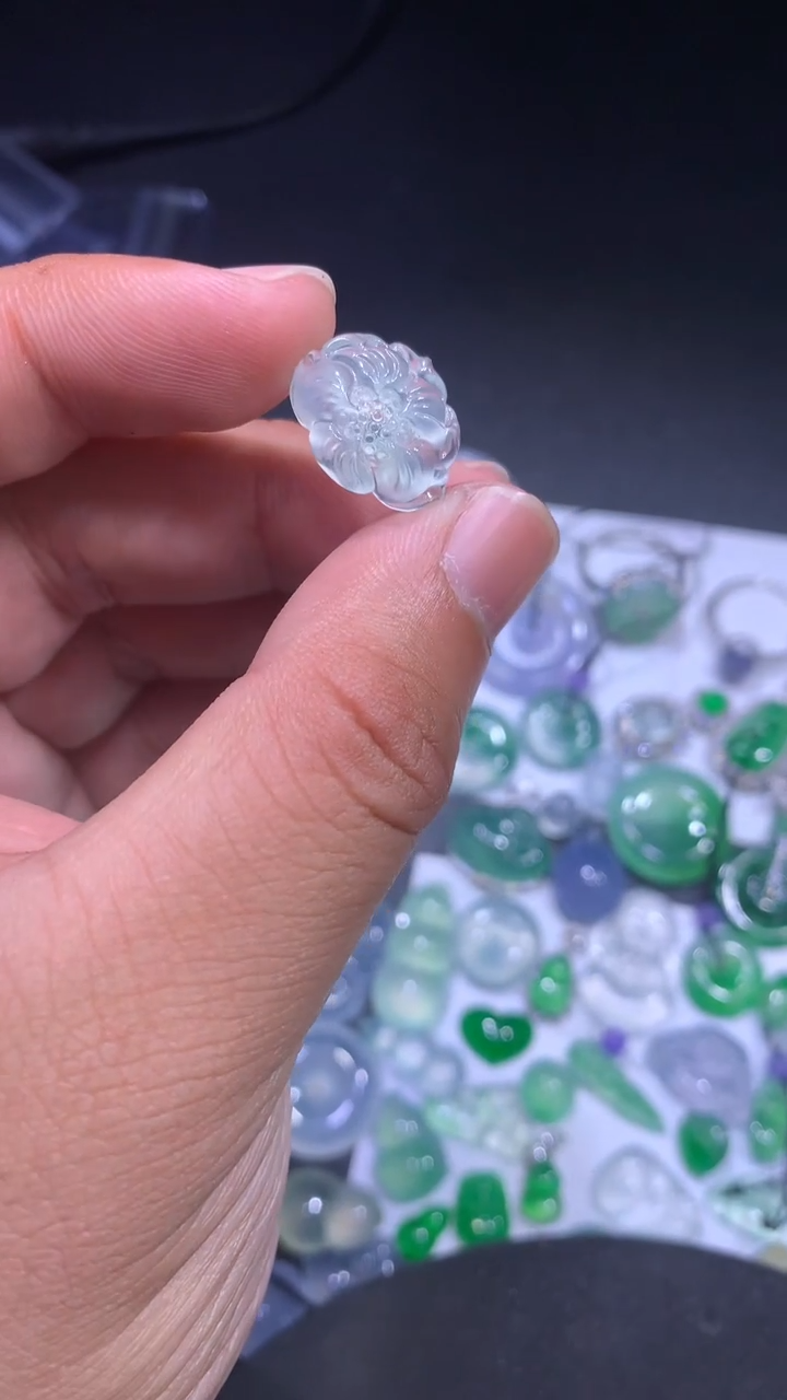 颈饰未镶嵌翡翠莲花