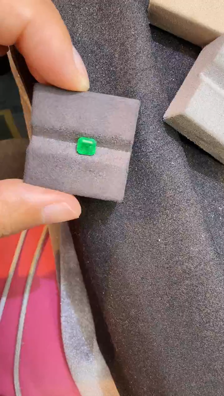 未镶嵌定制定制祖母绿天然0.81克拉