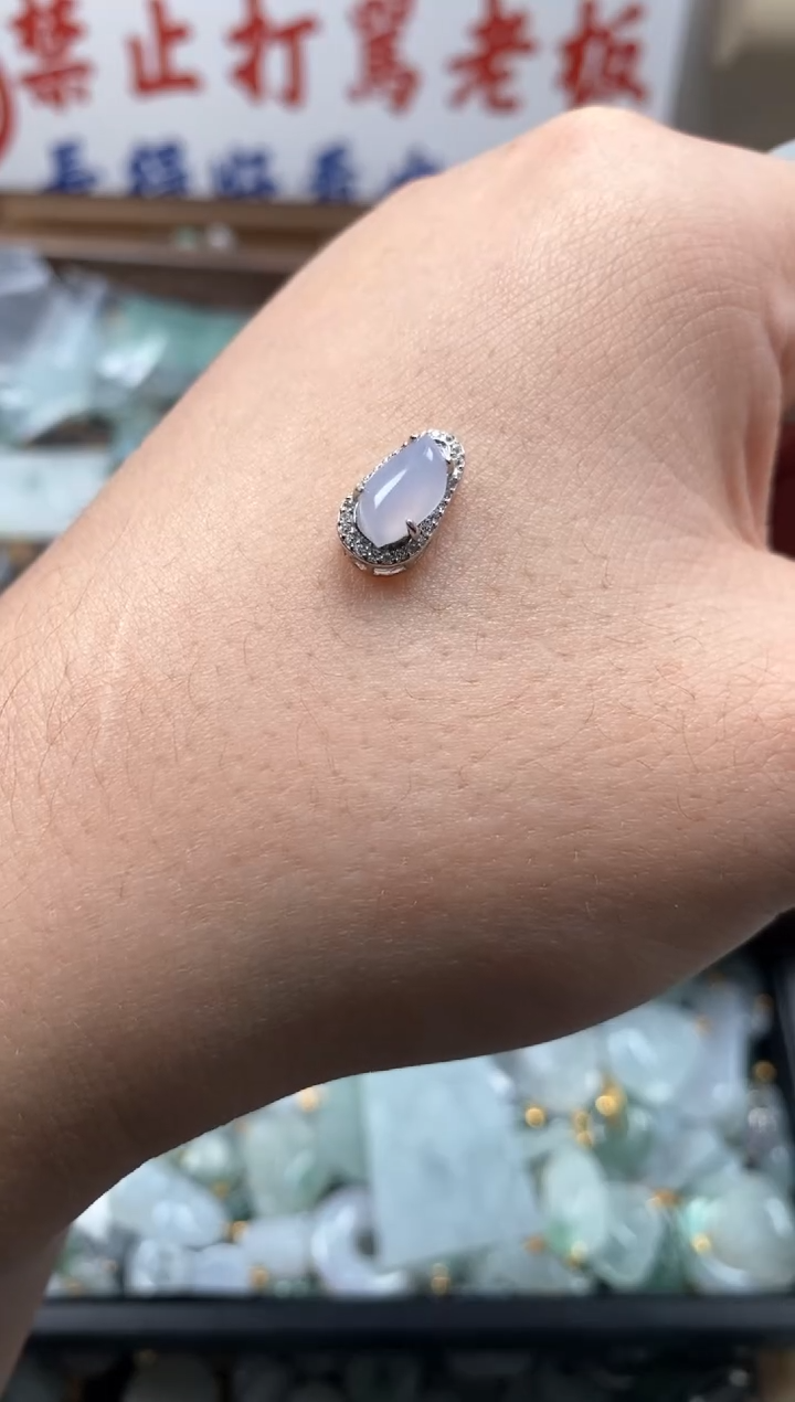 【闪购商品】翡翠颈饰未镶嵌哥哥