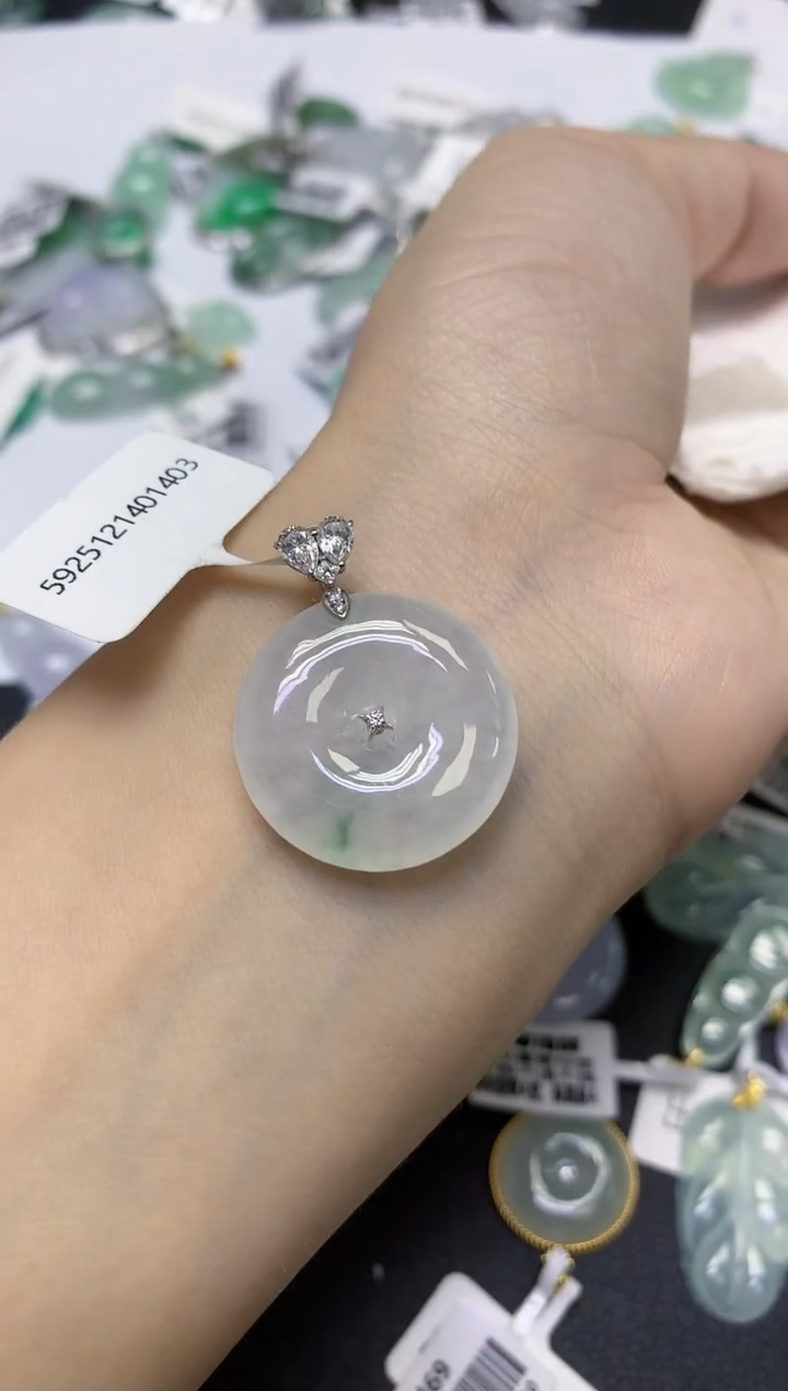 颈饰18K金镶嵌翡翠天然缅甸翡翠A货百元以上9元证书费自理