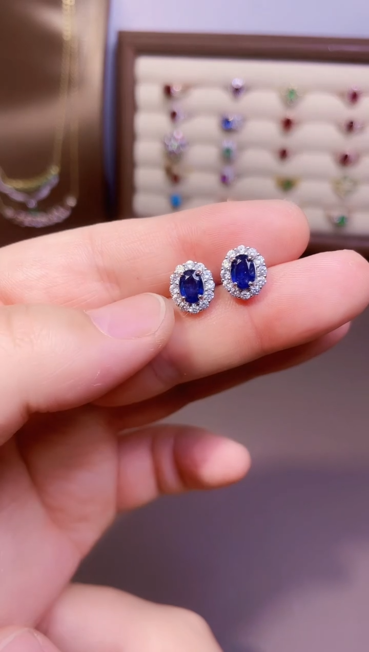 【闪购商品】蓝宝石耳饰银S925镶嵌一对