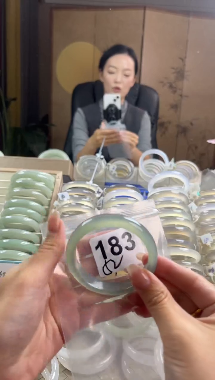 手镯玛瑙/玉髓未镶嵌183