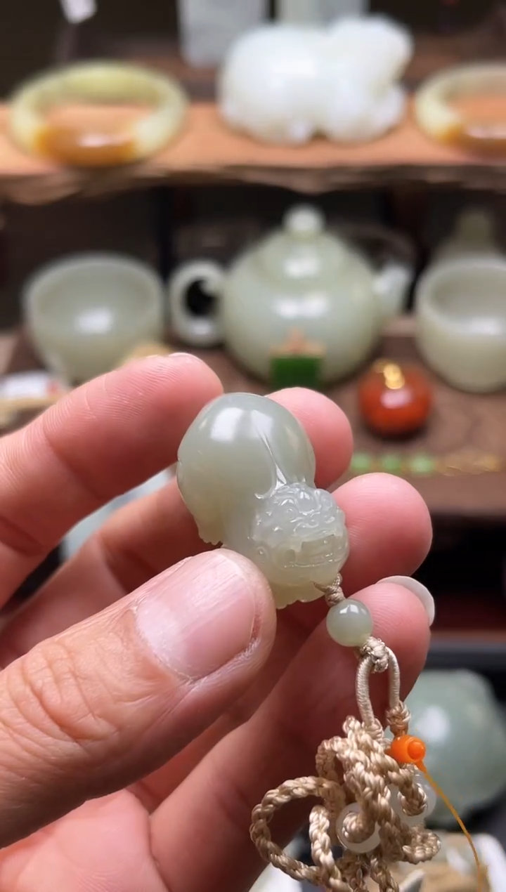 【闪购商品】和田玉吊坠未镶嵌且末青白 貔貅A+9004284