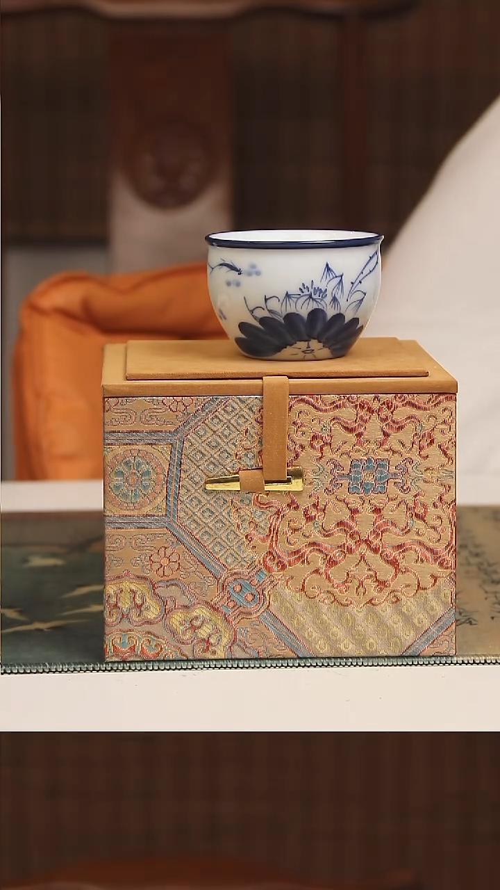 景德镇高温瓷莲花缸杯