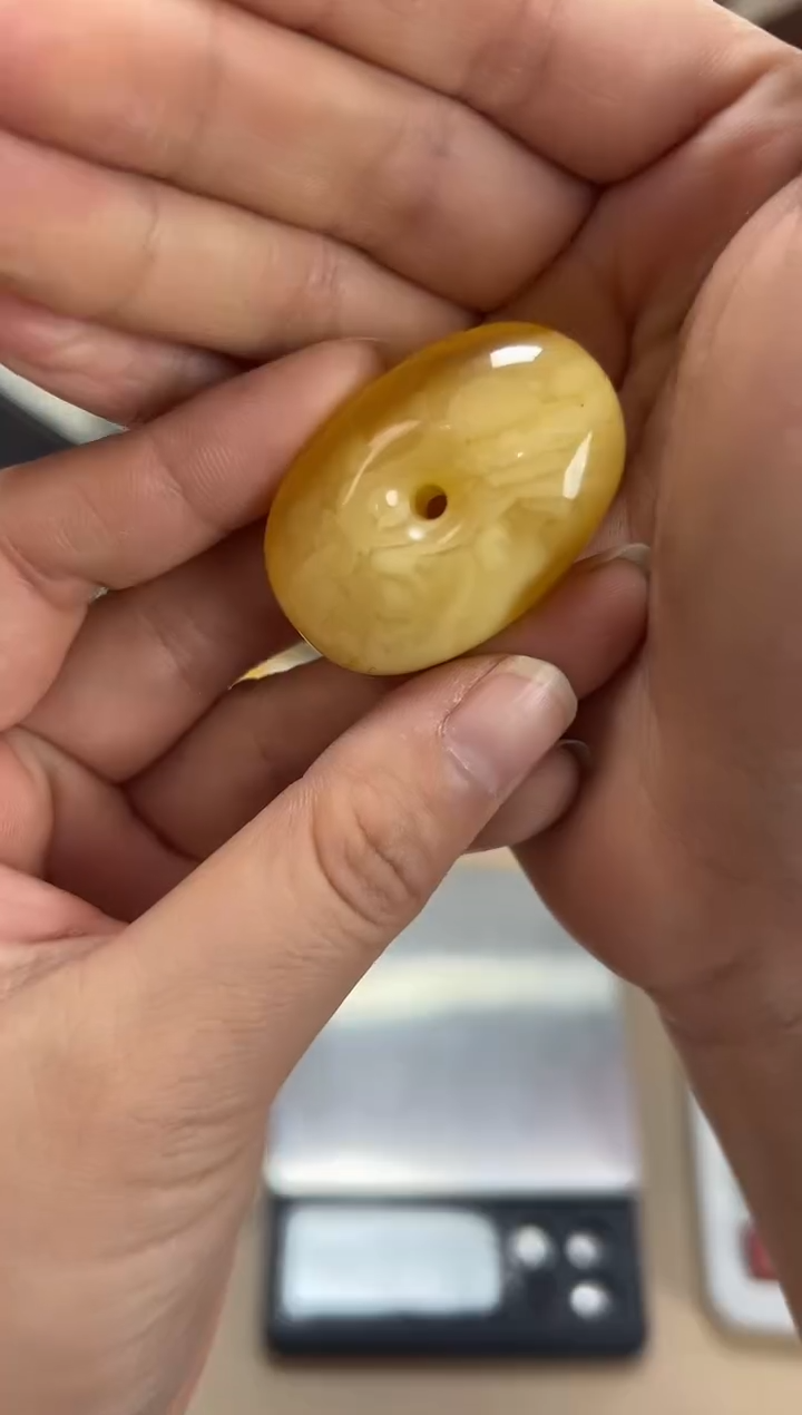 【闪购商品】琥珀裸石未镶嵌蜜蜡吊坠