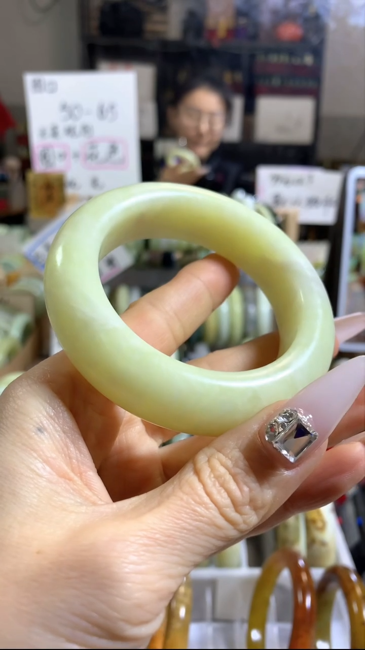 未镶嵌岫玉手镯47 56+