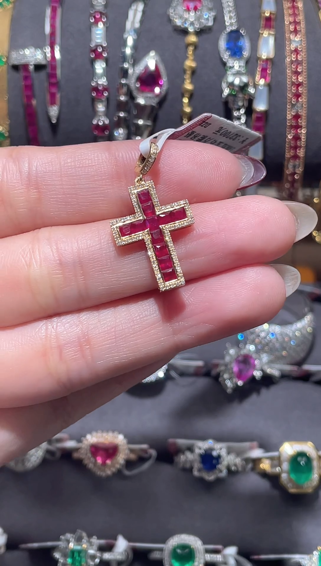 【闪购商品】红宝石吊坠(不含链)18K金镶嵌18K金镶嵌红宝石吊坠