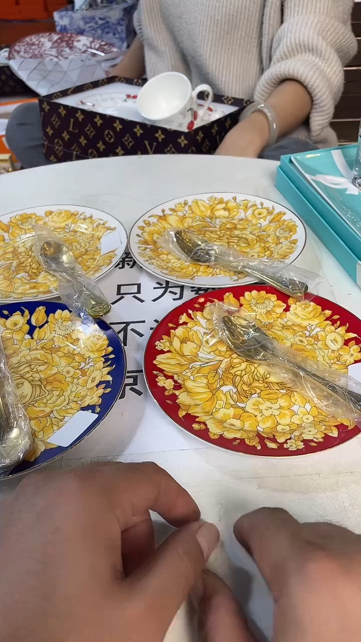 杯鸿辉家品牌瓷器，京东包邮！