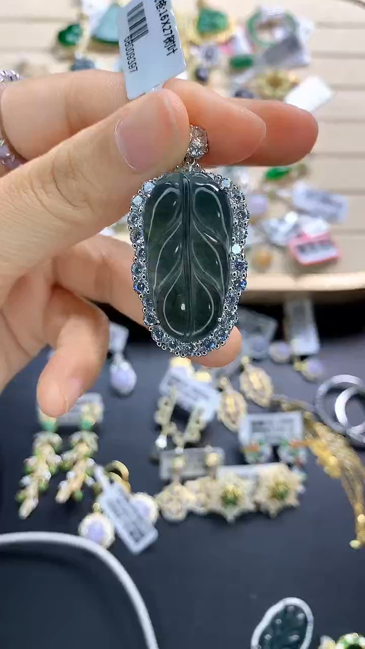 翡翠银S925镶嵌颈饰翡翠 银S925镶嵌 颈饰