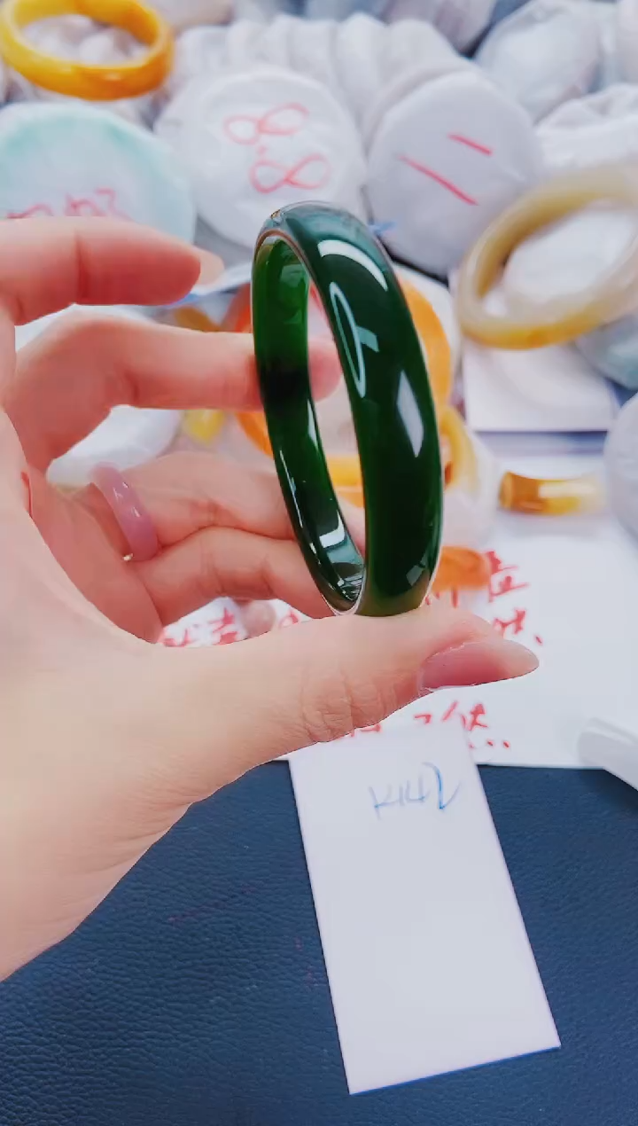 石英质玉手镯未镶嵌K142-60-61