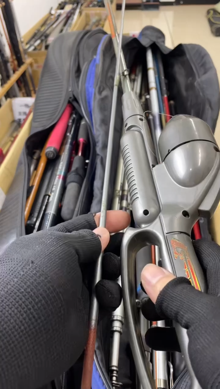 志*哥孤品微瑕，以直播间介绍为准，加10元发顺丰。