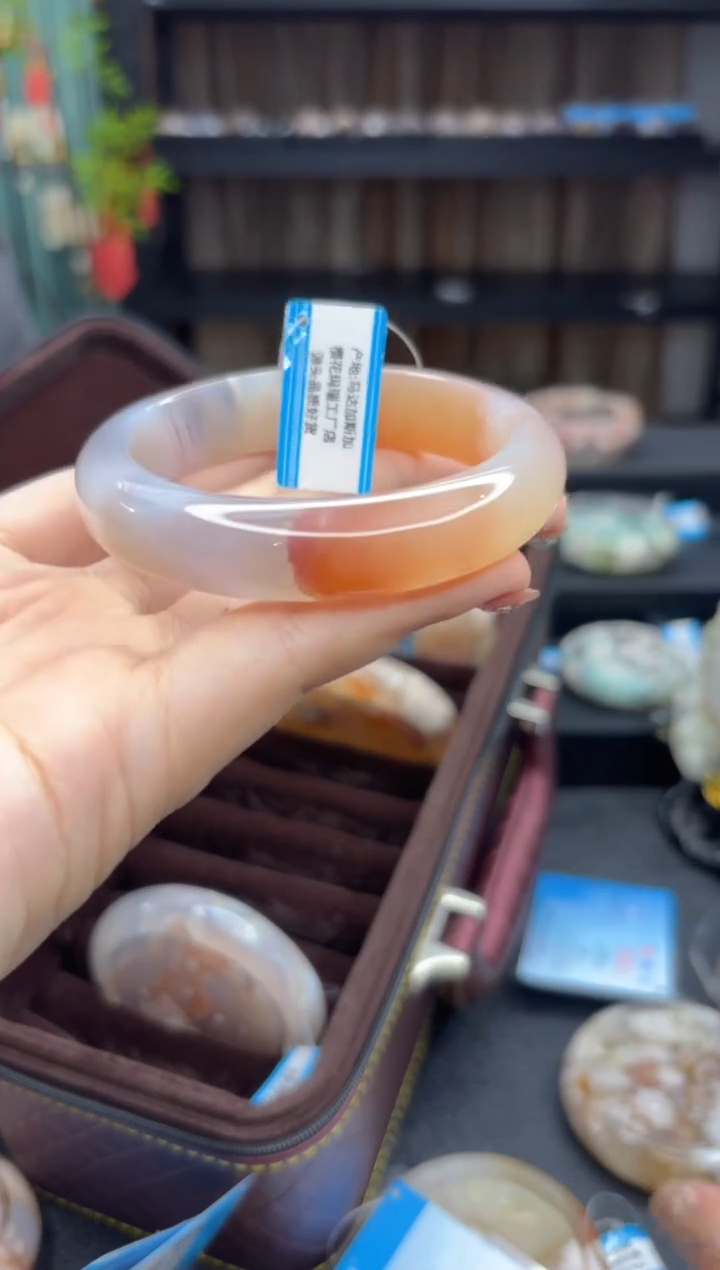 【闪购商品】石英质玉手镯未镶嵌563（57圈