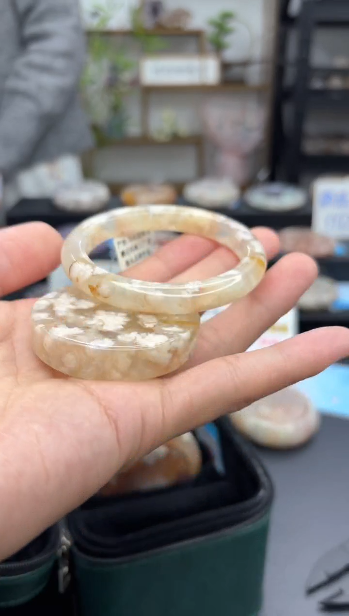 【闪购商品】石英质玉手镯未镶嵌A130(54圈赠送镯心)