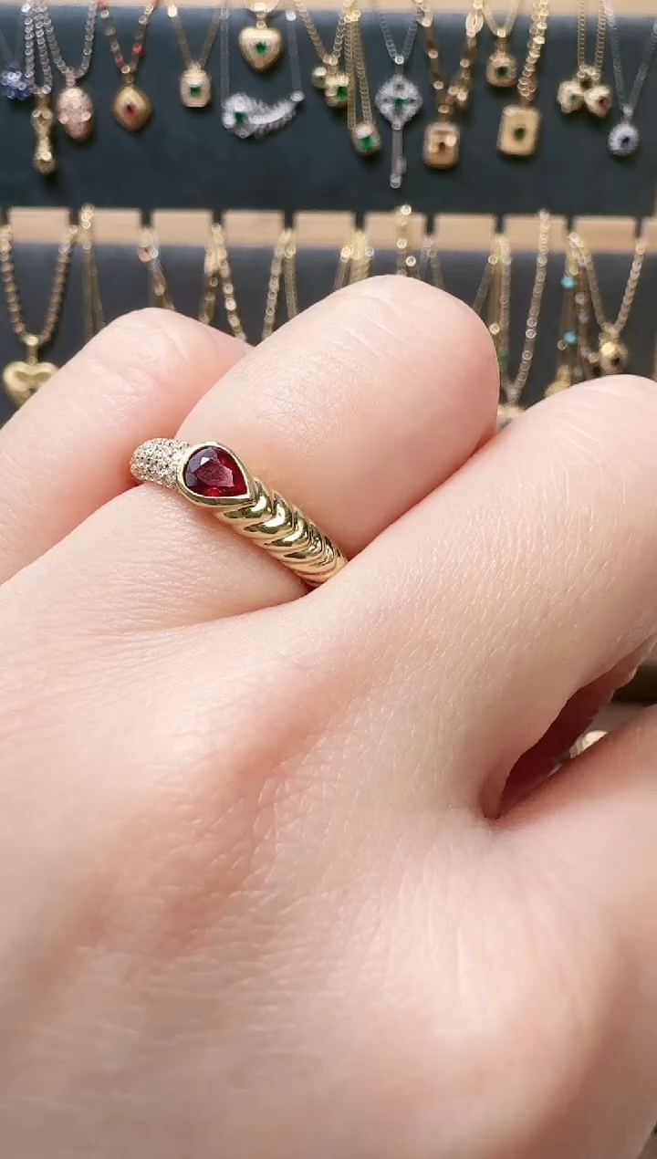 【闪购商品】红宝石戒指18K金镶嵌18K金红宝石戒指