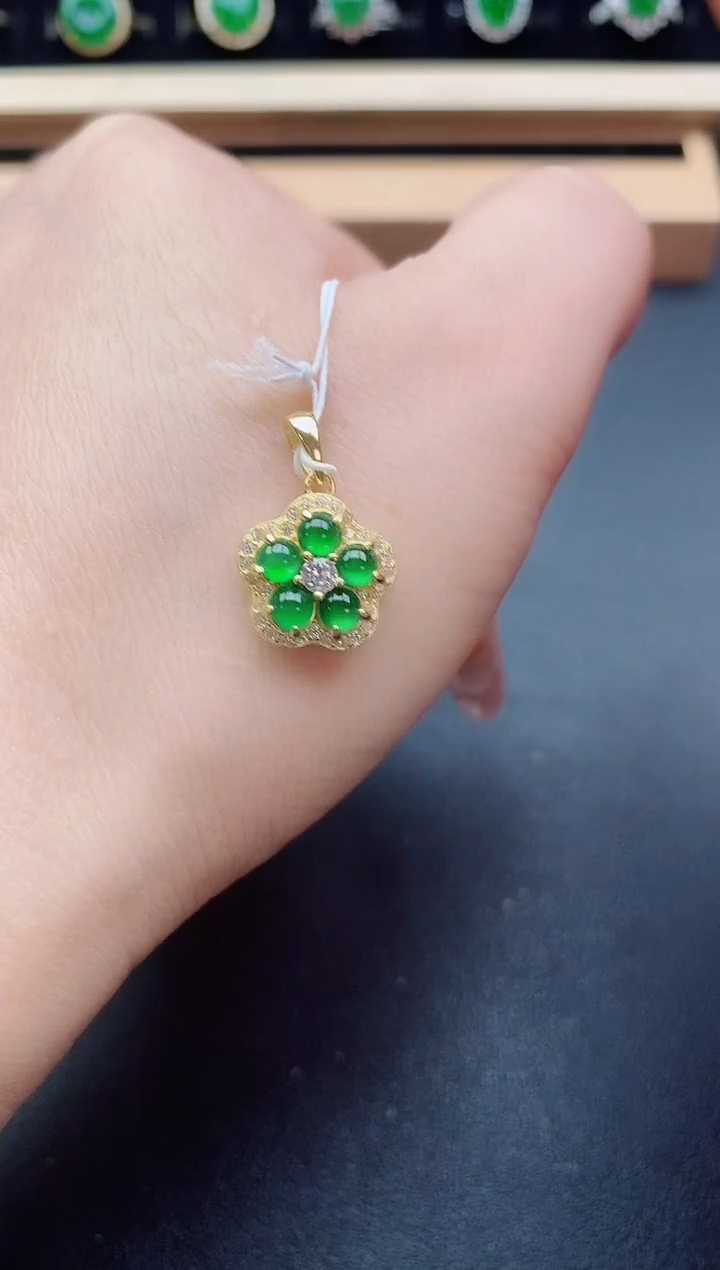 翡翠银S925镶嵌吊坠(赠链)508500