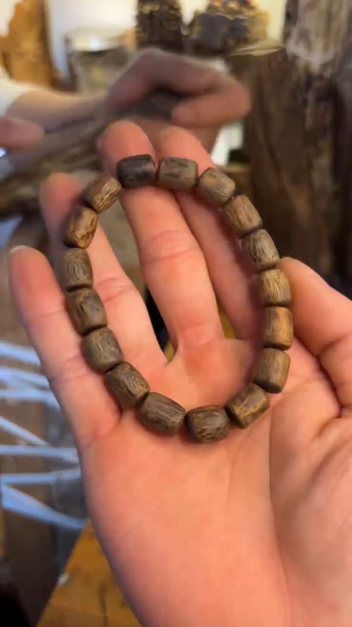 沉香沉香碎屑99沉1.0mm8克+桶珠