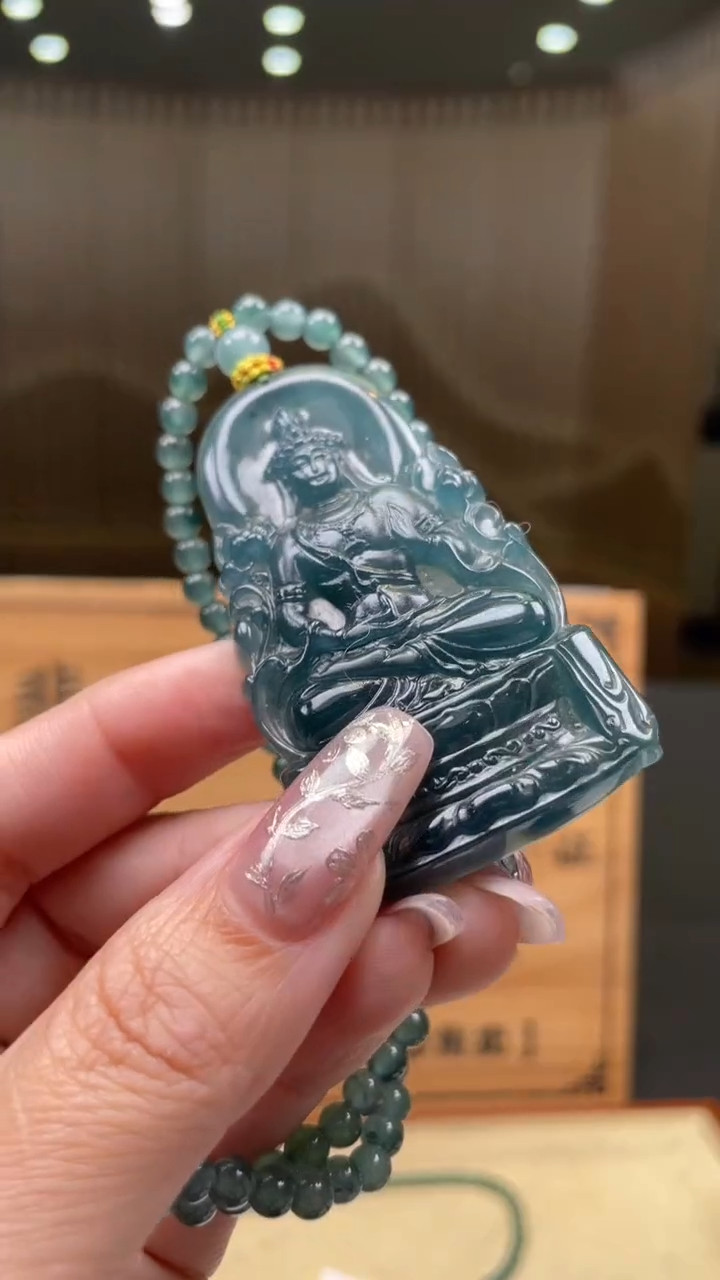 【闪购商品】翡翠颈饰未镶嵌      *186