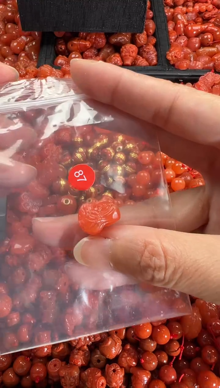 【闪购商品】南红玛瑙颈饰未镶嵌1