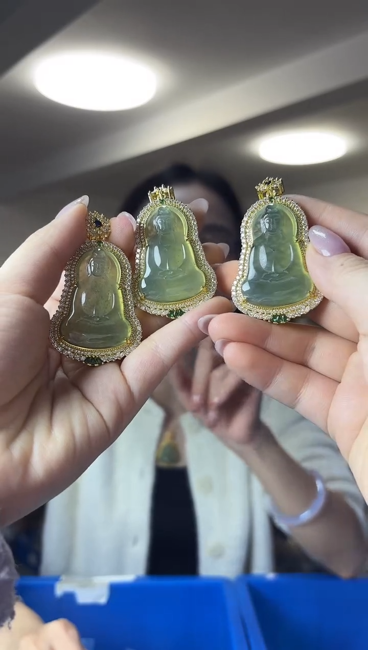 颈饰未镶嵌翡翠（多样性发一件）