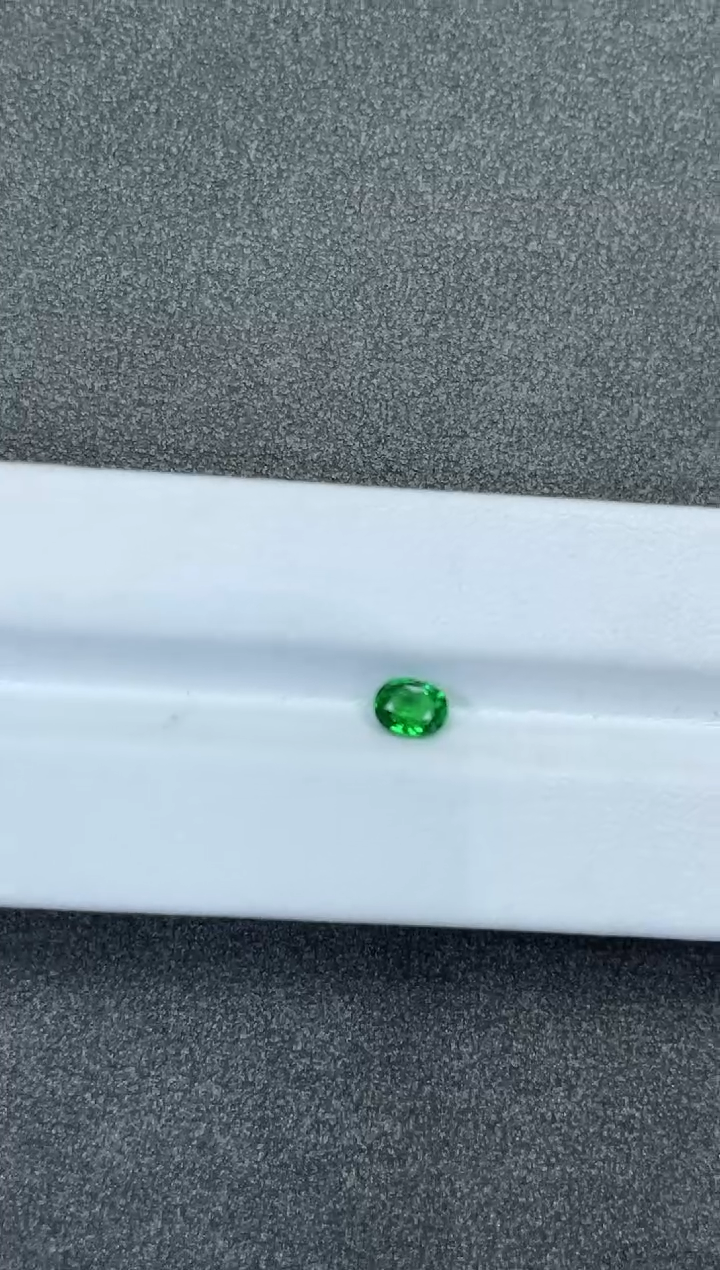 未镶嵌裸石石榴石（沙弗莱）天然裸石