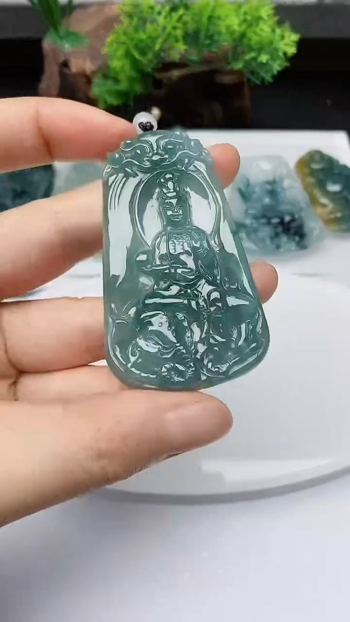 【闪购商品】翡翠颈饰未镶嵌