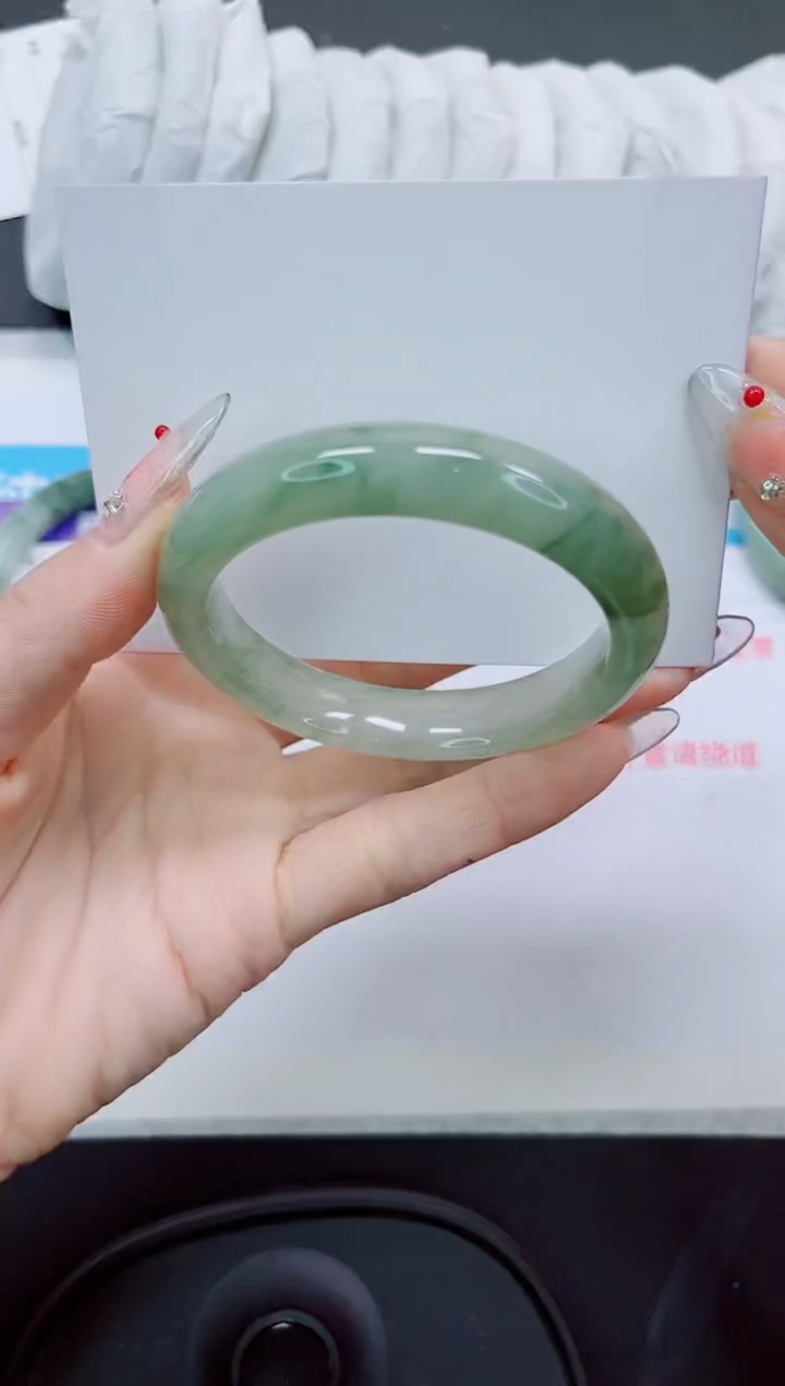 石英质玉手镯未镶嵌14