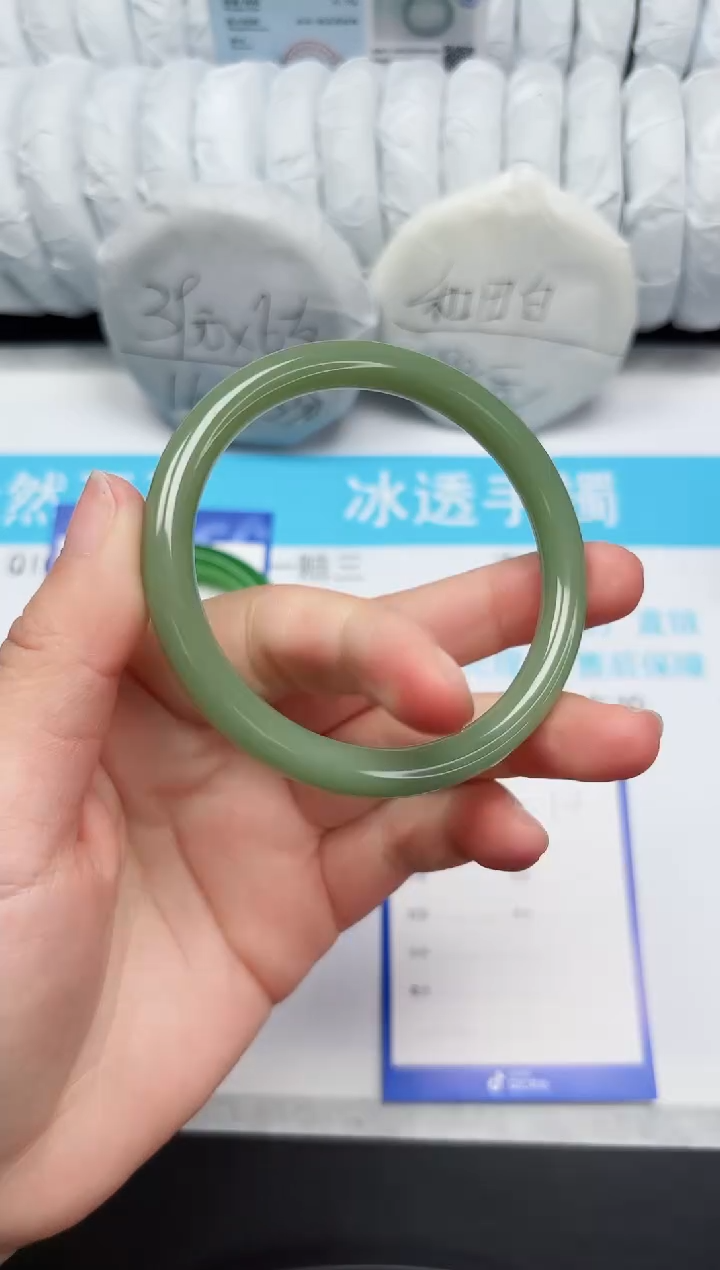 【闪购商品】石英质玉手镯未镶嵌10-59.8