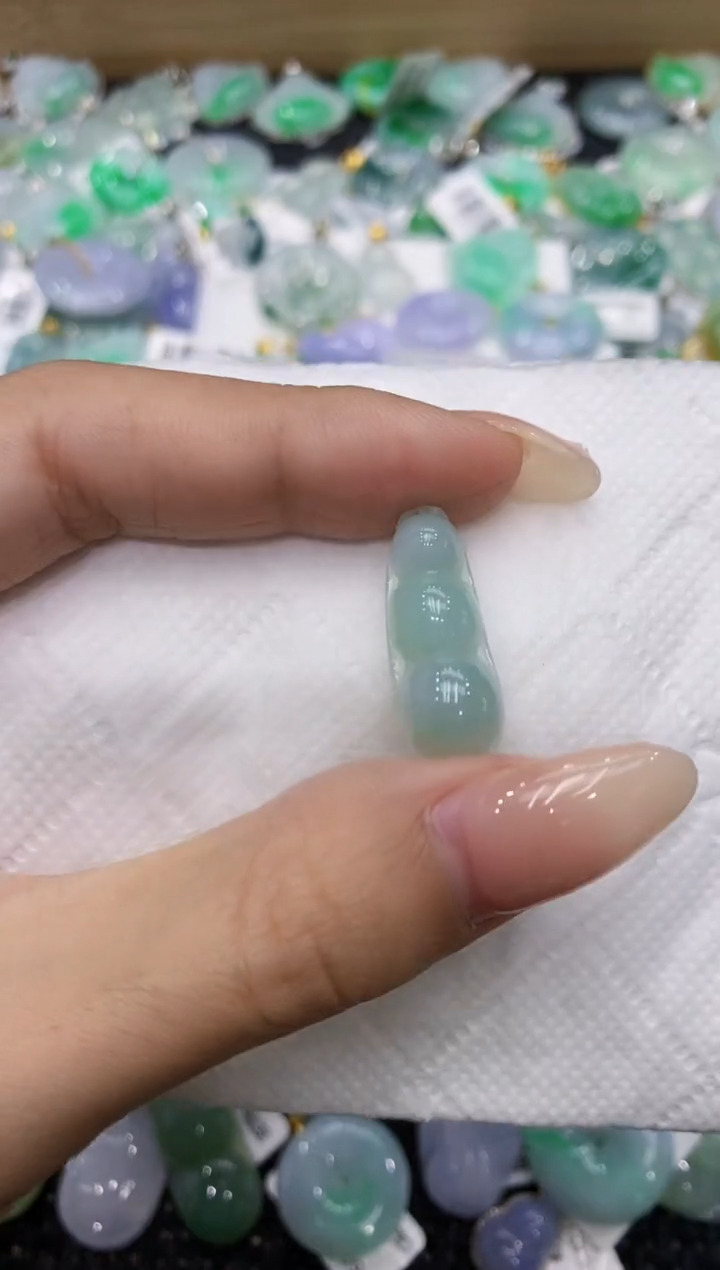 翡翠未镶嵌颈饰111111111111