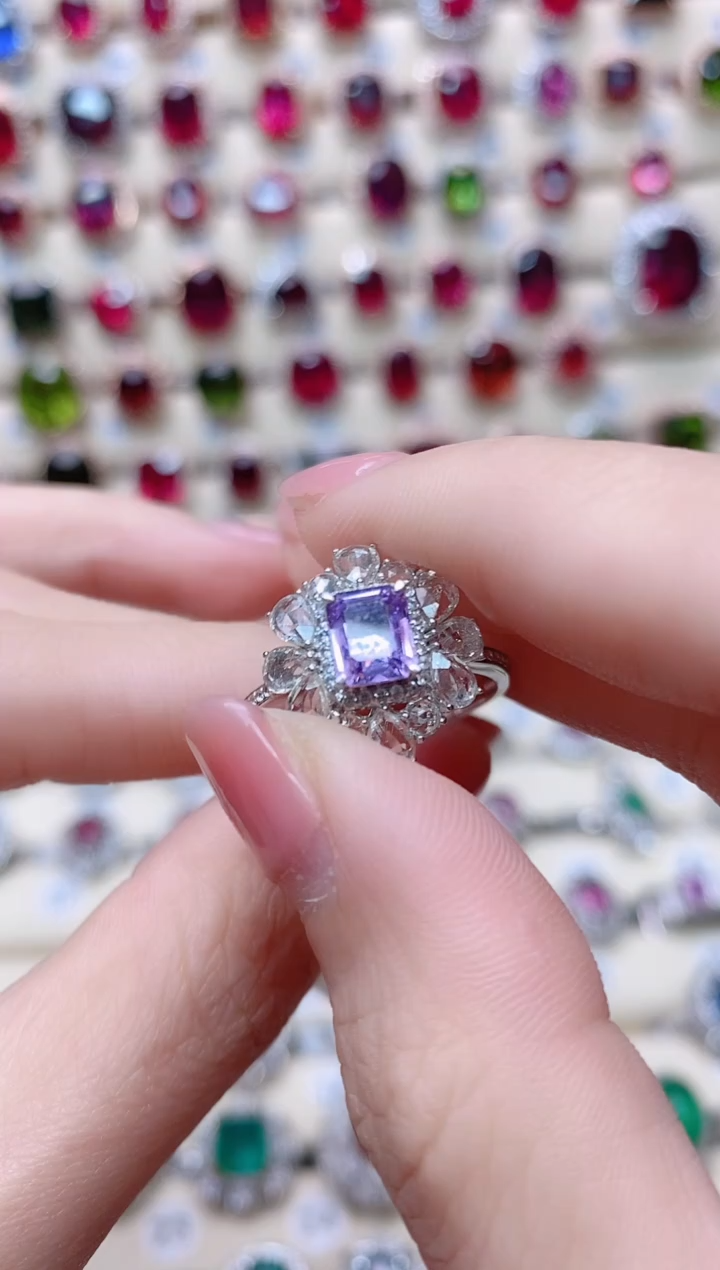 【闪购商品】彩色蓝宝石18K金戒指18K金镶嵌1