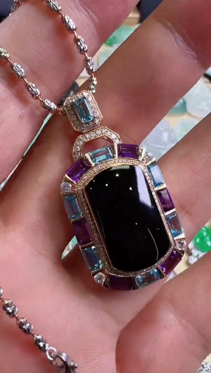 颈饰18K金镶嵌翡翠天然缅甸翡翠