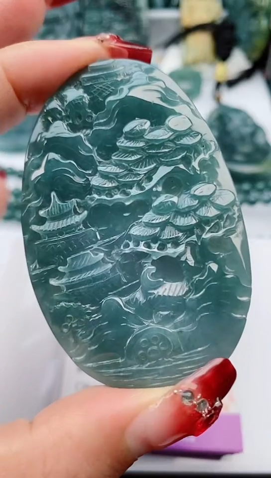 【闪购商品】翡翠颈饰未镶嵌            