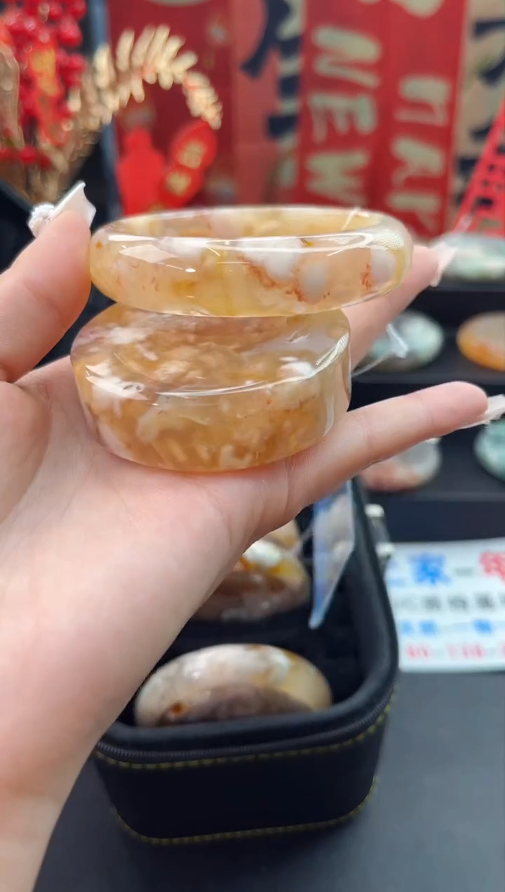 【闪购商品】石英质玉手镯未镶嵌赠送镯心（58圈口）