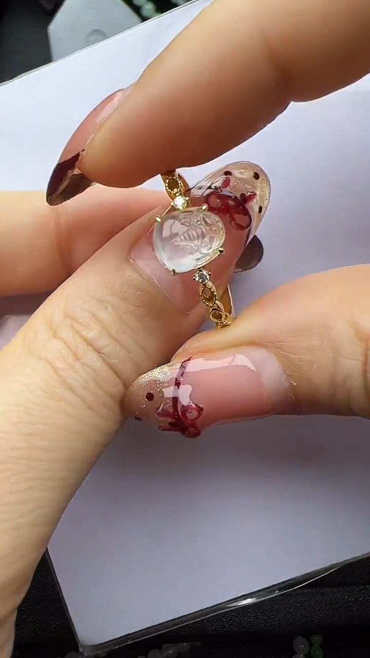 18K金镶嵌戒指翡翠貔貅戒指