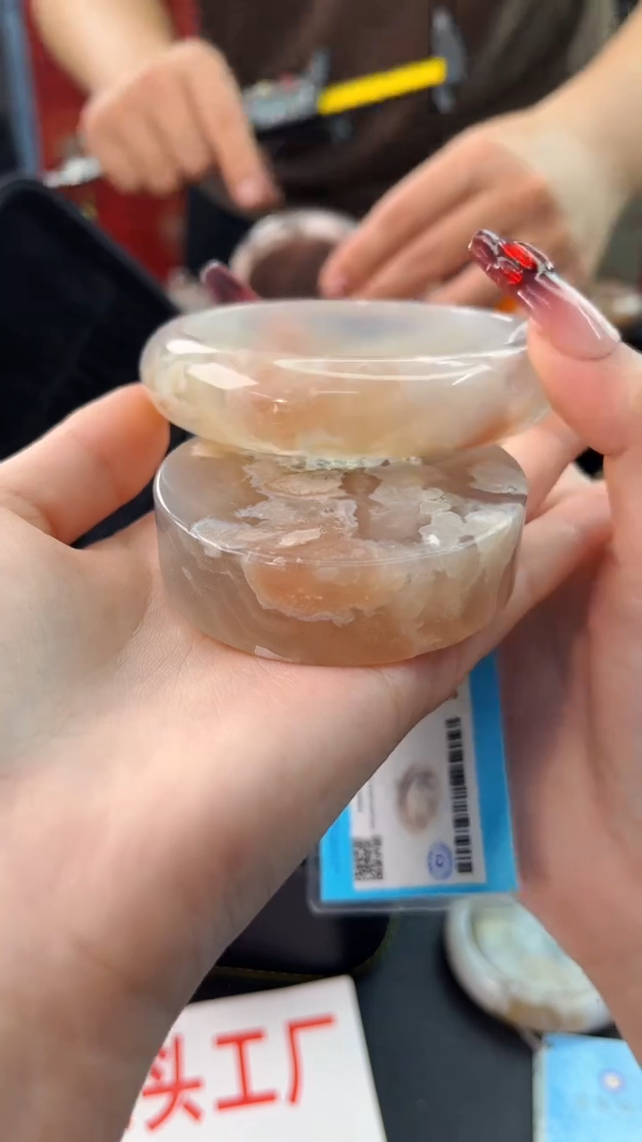 【闪购商品】石英质玉手镯未镶嵌赠送镯心（63圈口