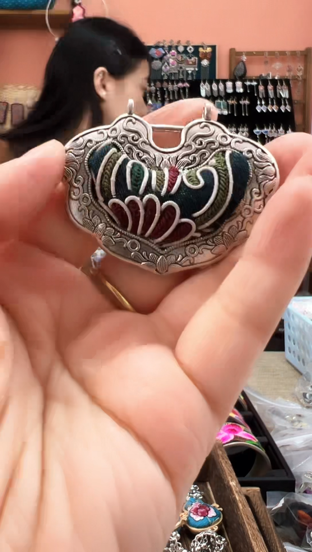 织绣云织谣老绣饰品84