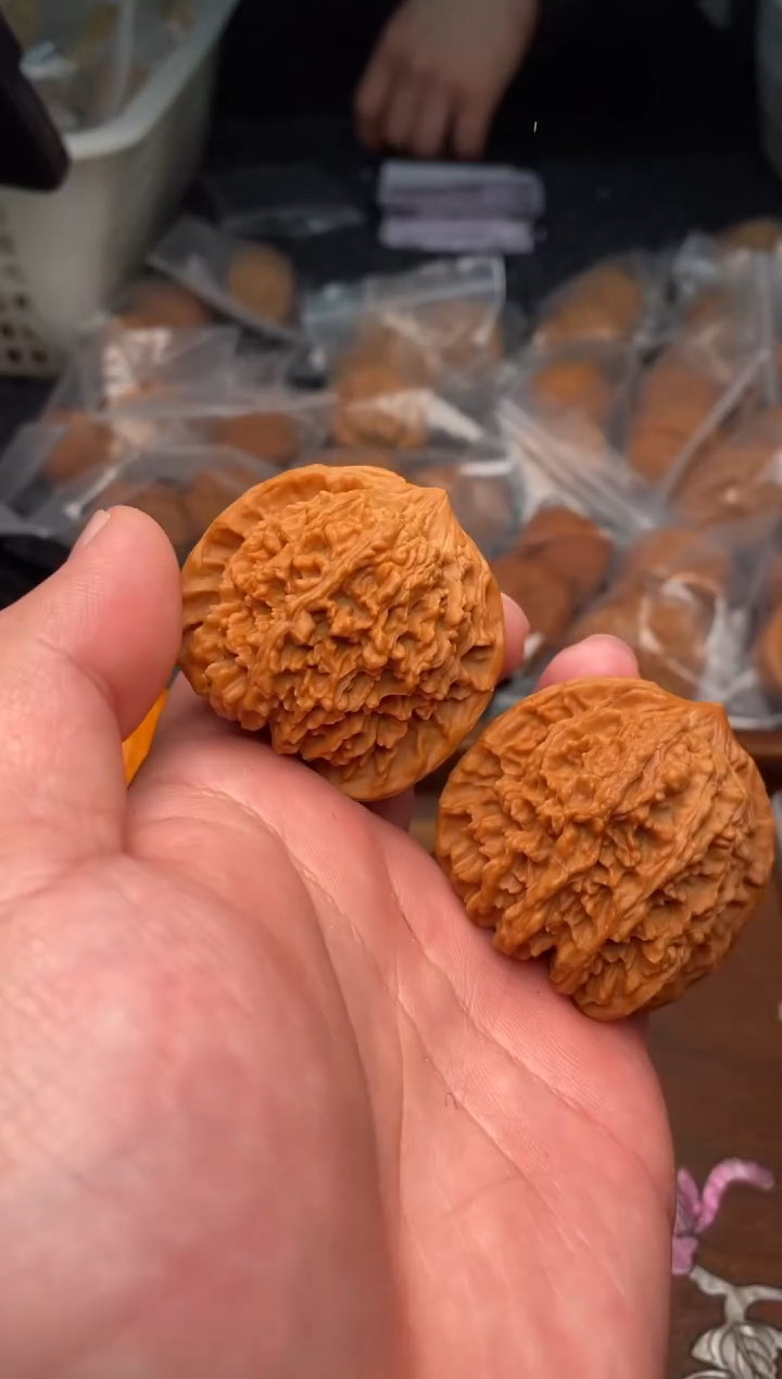 【闪购商品】文玩核桃把件G46号43尺满天星