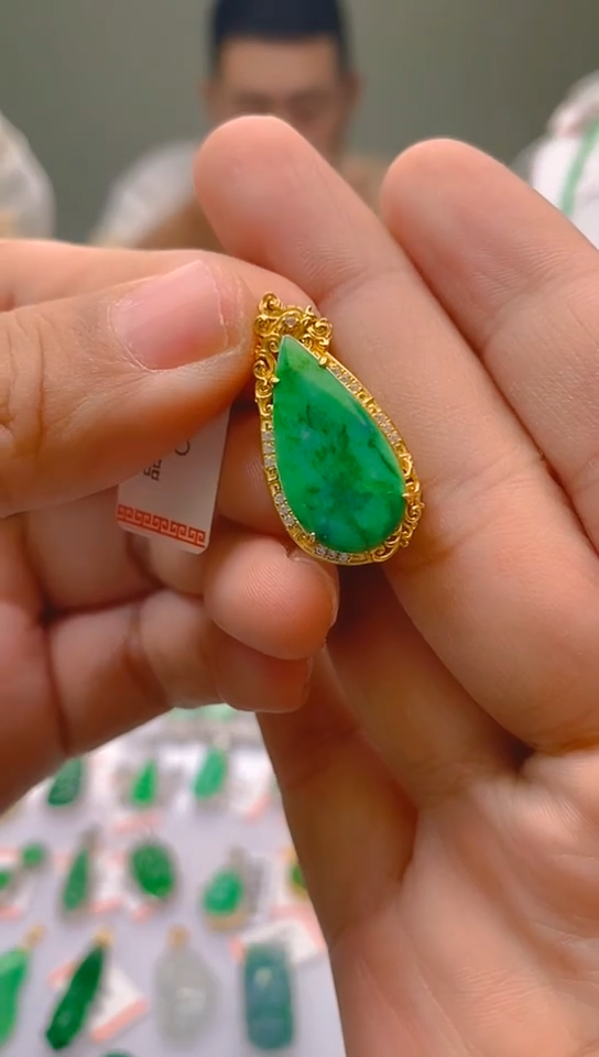 【闪购商品】翡翠颈饰未镶嵌新号开播，全场乱卖