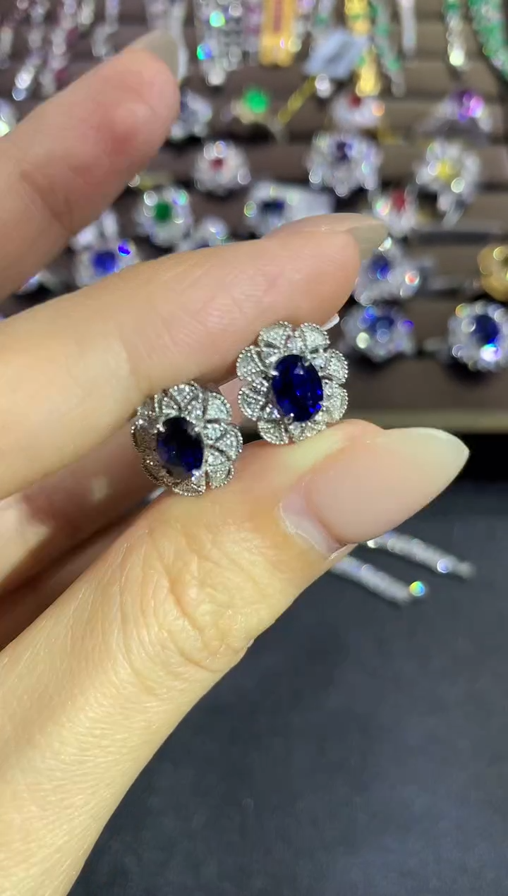 【闪购商品】蓝宝石耳饰18K金镶嵌q375      