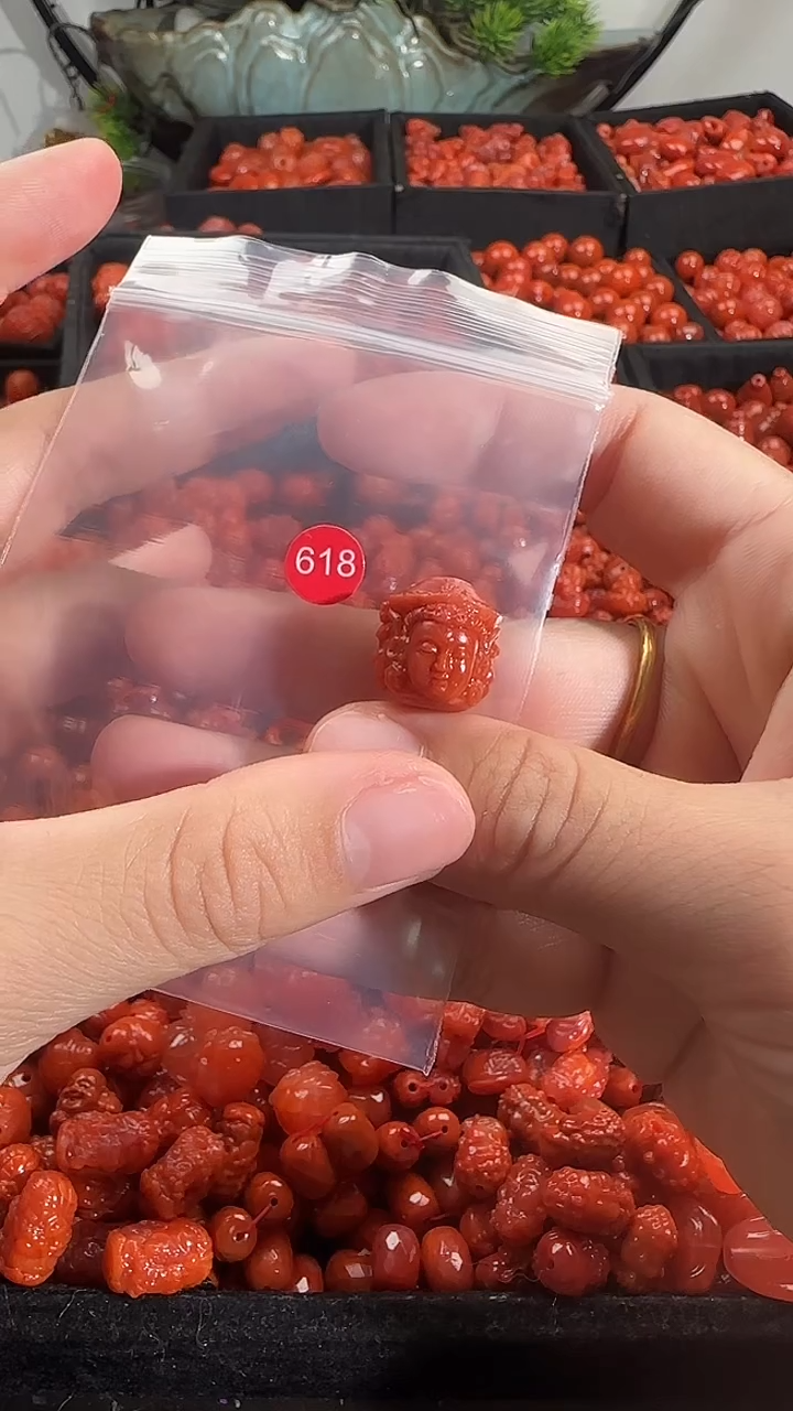 颈饰未镶嵌南红玛瑙1