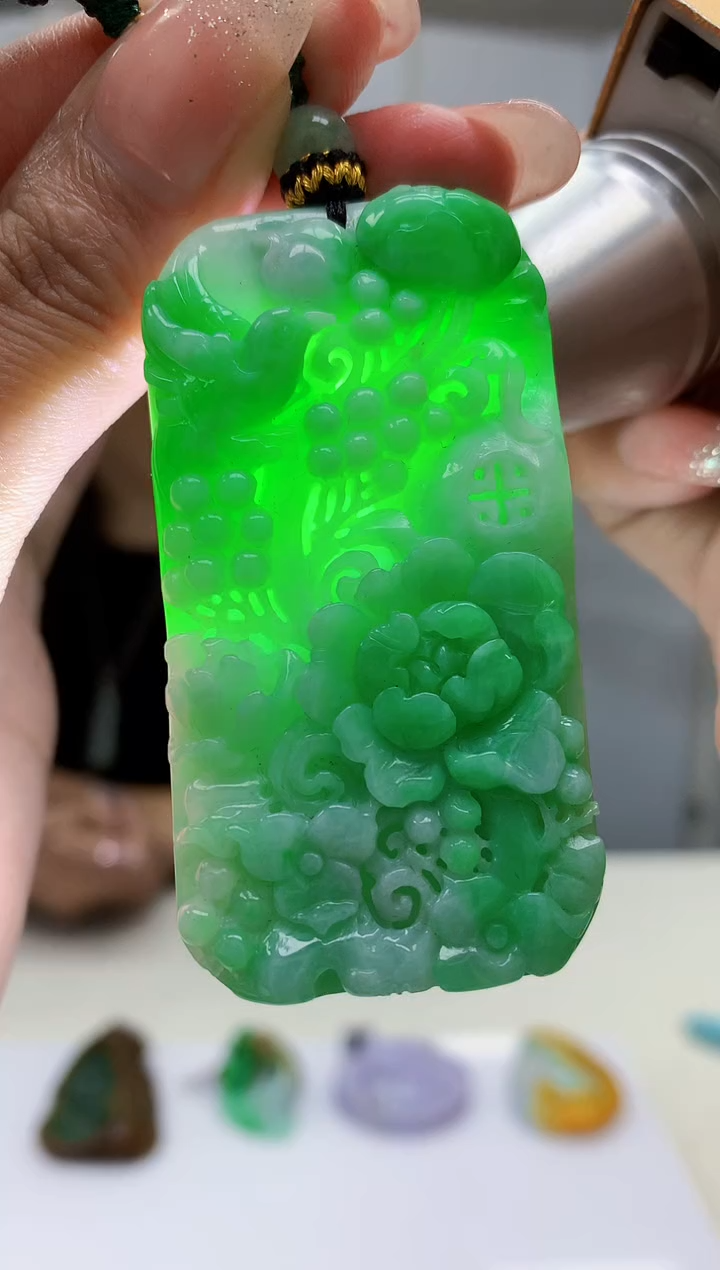 【闪购商品】定制翡翠未镶嵌4829MM-毛货挂件