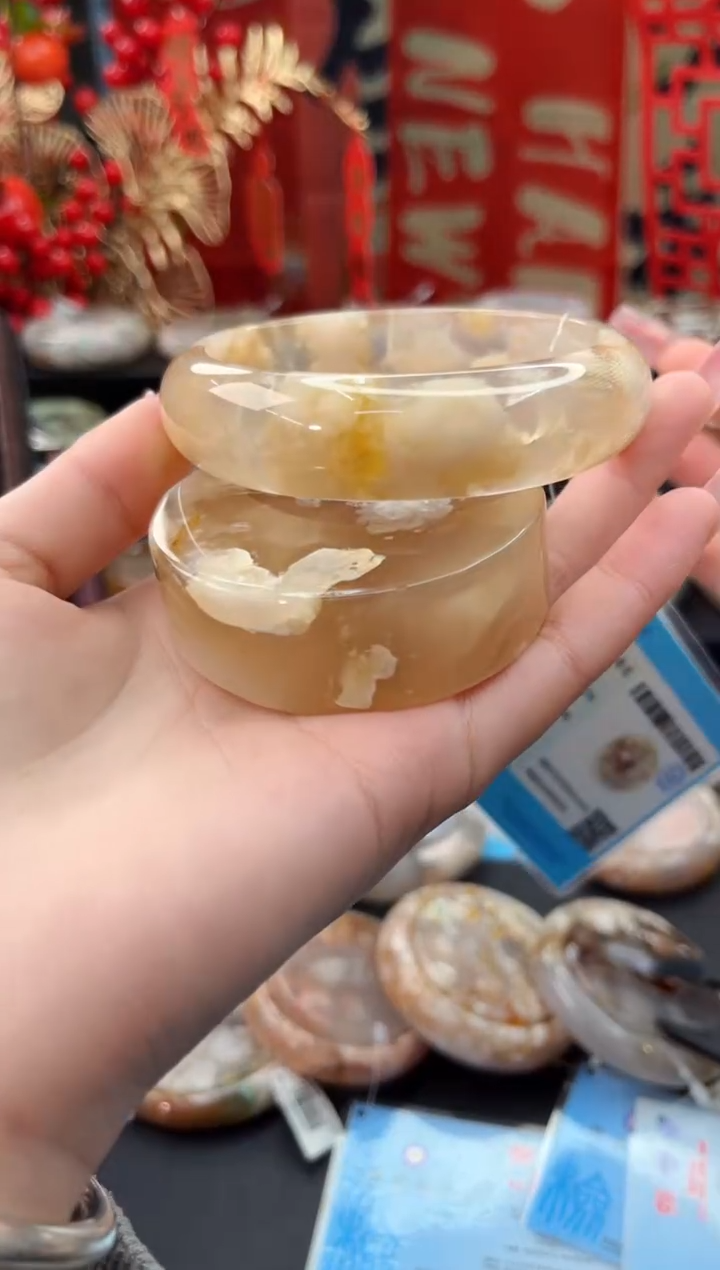 【闪购商品】石英质玉手镯未镶嵌赠送镯心（61圈口）