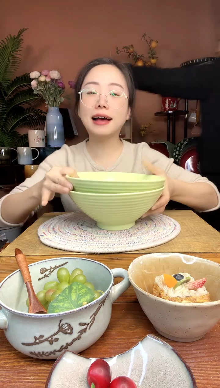 陶瓷8英寸绿色螺纹斗笠碗  2件 微瑕