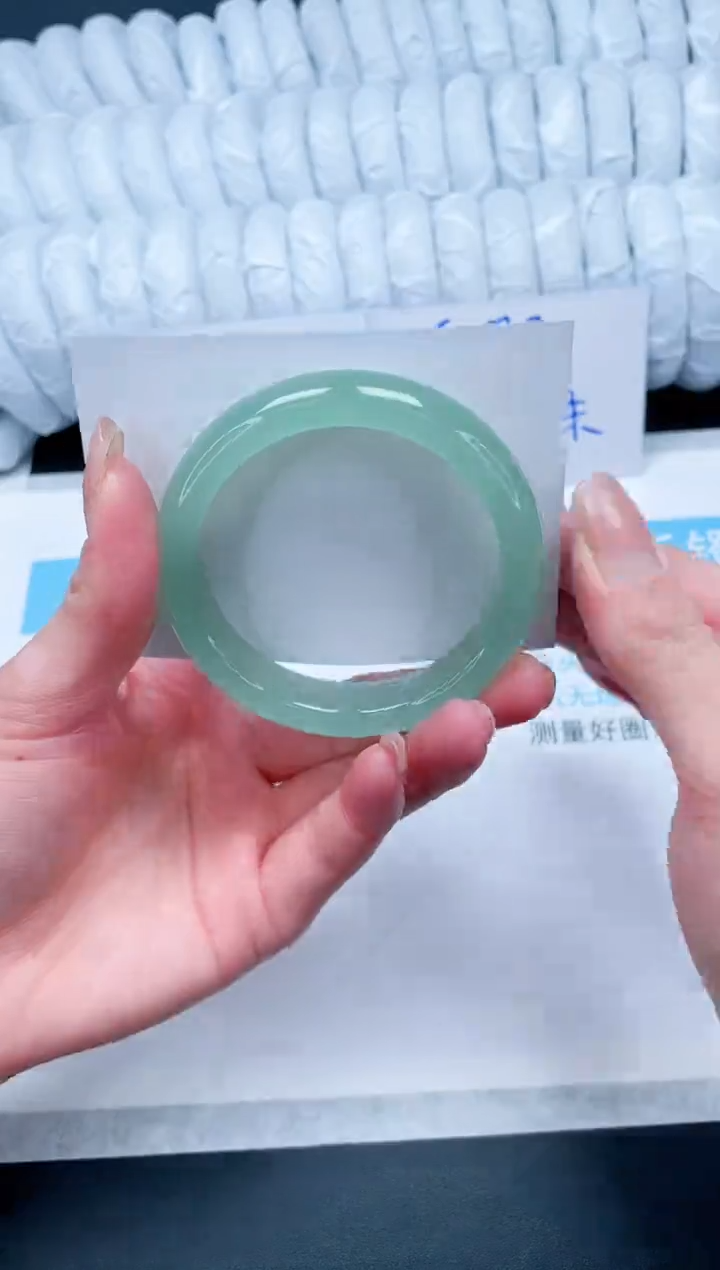 【闪购商品】石英质玉手镯未镶嵌A18-56.8