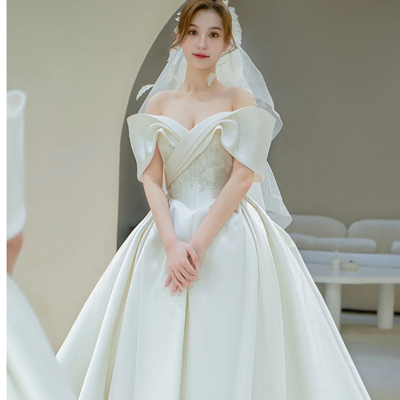 【真爱婚纱-一字肩】一字肩韩式经典大气气质缎面婚纱主纱仪式纱